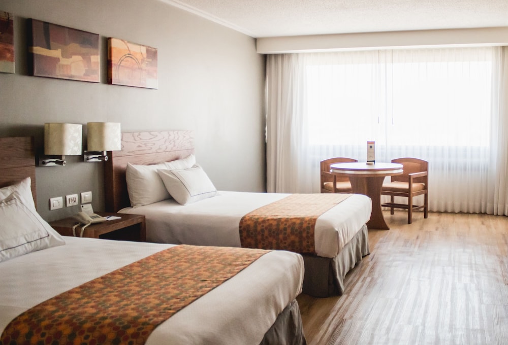 Standard Double Room, 2 Double Beds, Ensuite - Photo 1