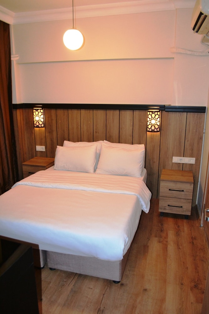 Economy Double Room photo 3