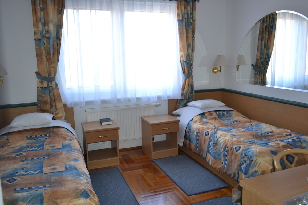 Standard Twin Room, Garden Area photo 2