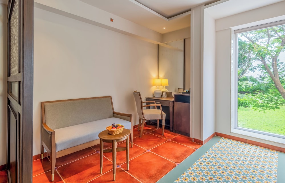 Junior Studio Suite, Garden View