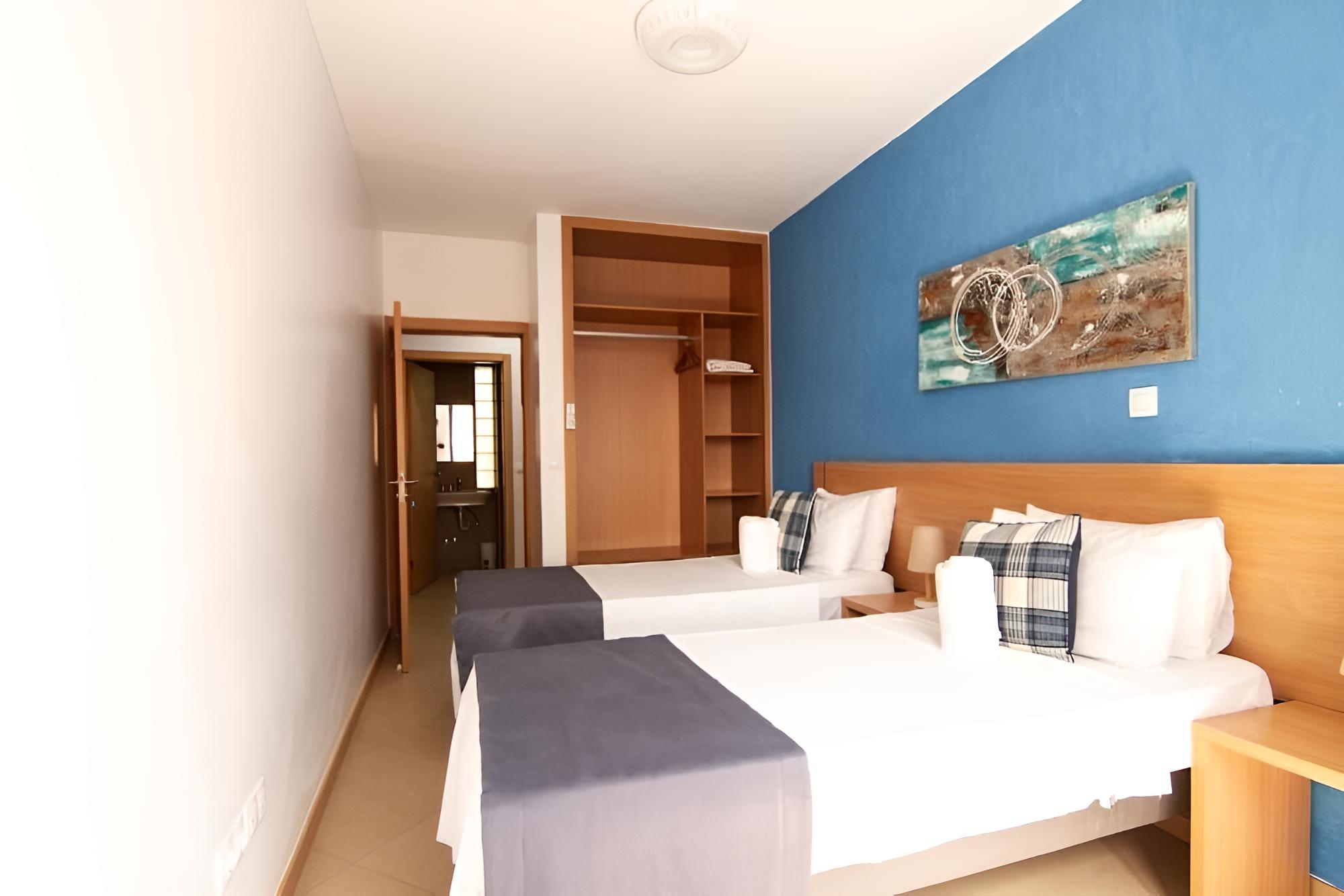 Basic Room, 2 Twin Beds photo 2