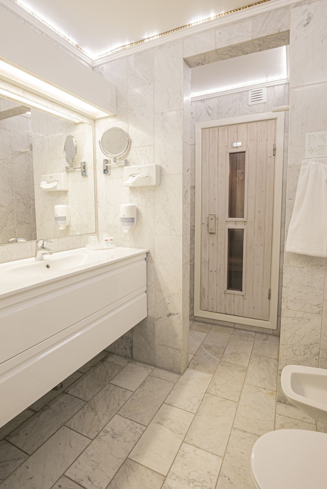 Superior Room, Sauna, Lake View - Photo 7