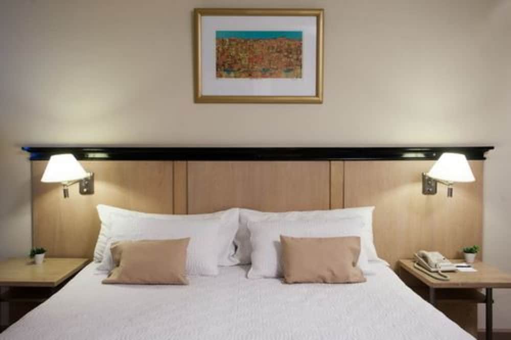 Standard Single Room, 1 Queen Bed photo 1