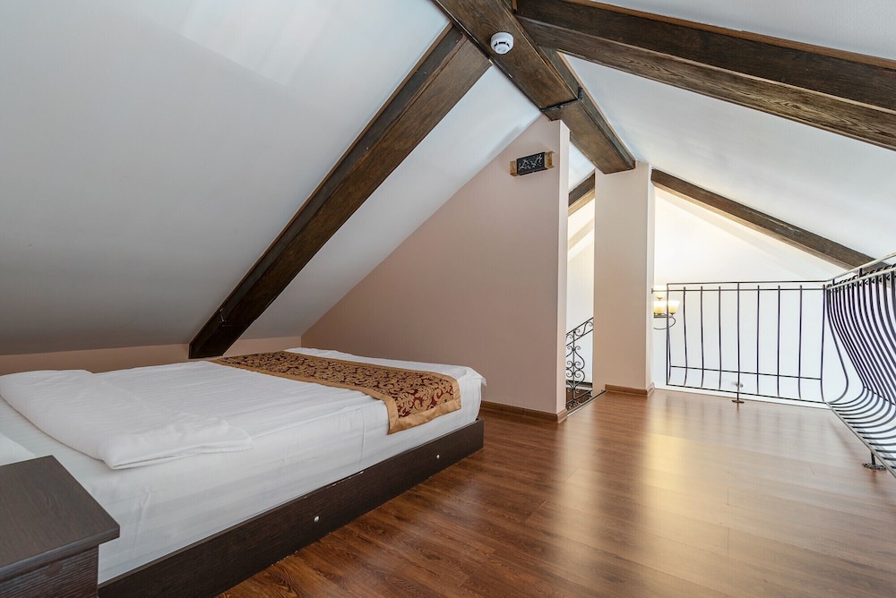 Grand Suite, 2 Bedrooms, City View photo 2
