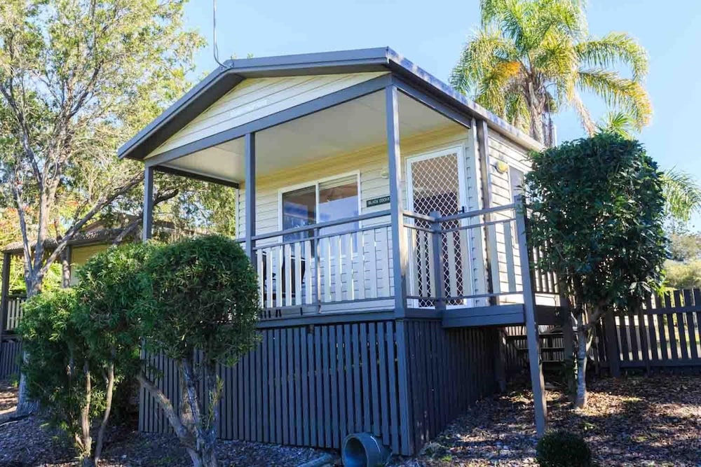 Standard Cabin River View - Sleeps 6 - Dog Friendly photo 2