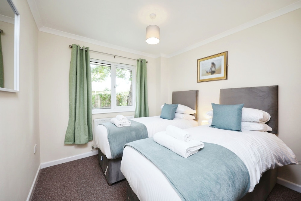 Superior Suite, Private Bathroom, Garden View photo 3