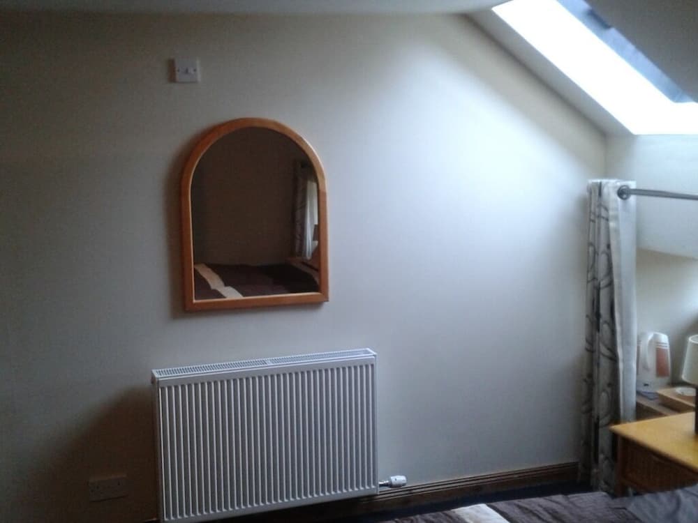 Double or Twin Room, Ensuite photo 2