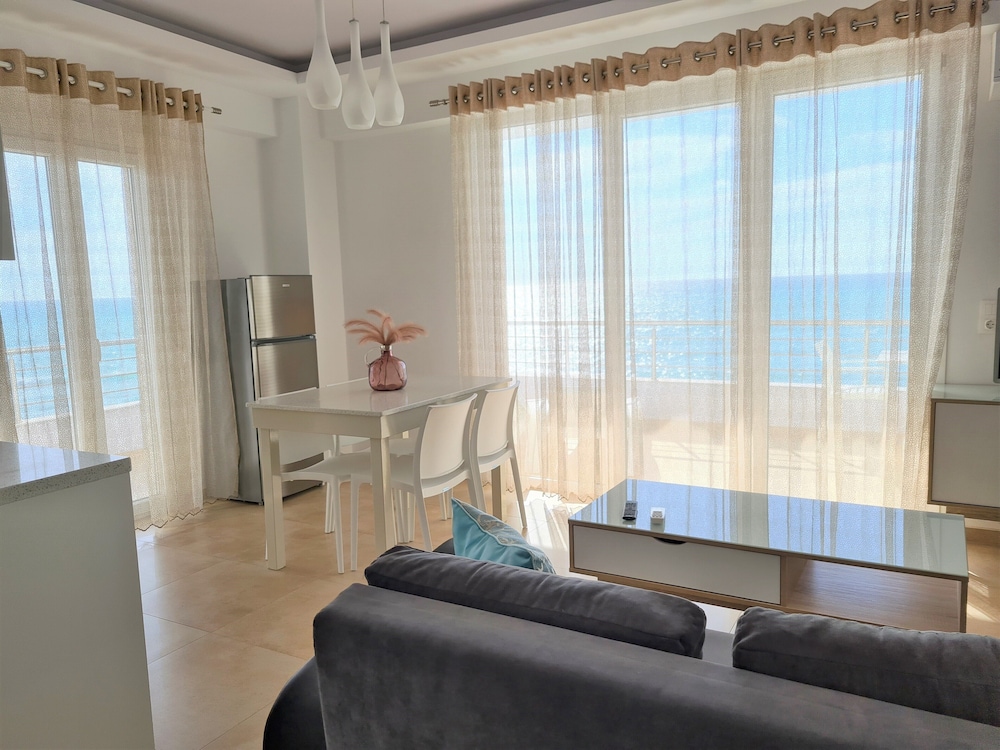 Panoramic Apartment, 1 Bedroom, Terrace, Sea Facing (Gardenia) photo 2