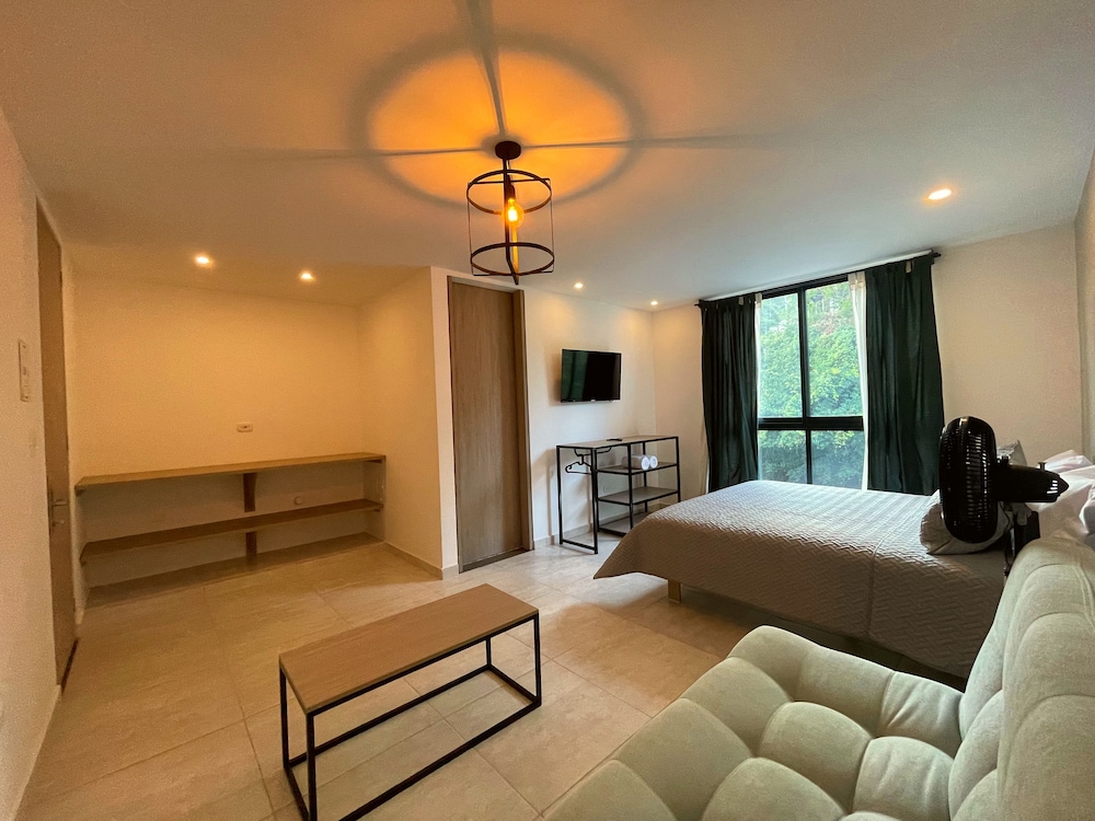 Superior Double Room, Ensuite, City View photo 2