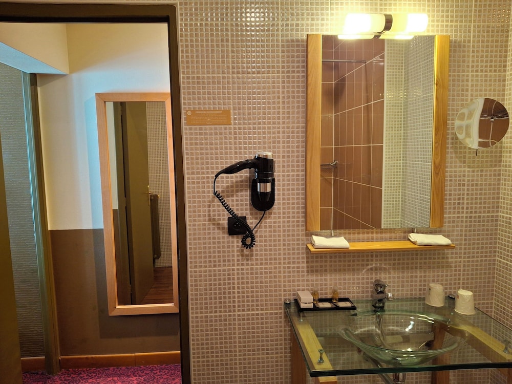 Comfort Twin Room, 2 Twin Beds - Photo 4