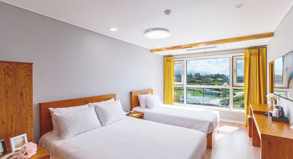 Standard Twin Room, Mountain View - Photo 1