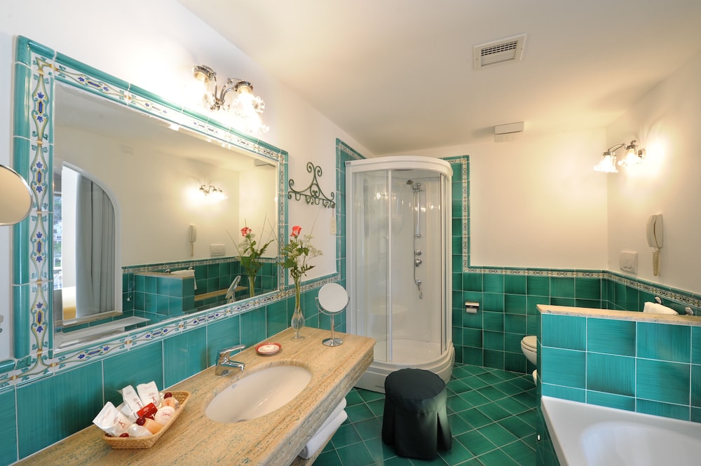 Deluxe Suite, Terrace, Sea View - Photo 10