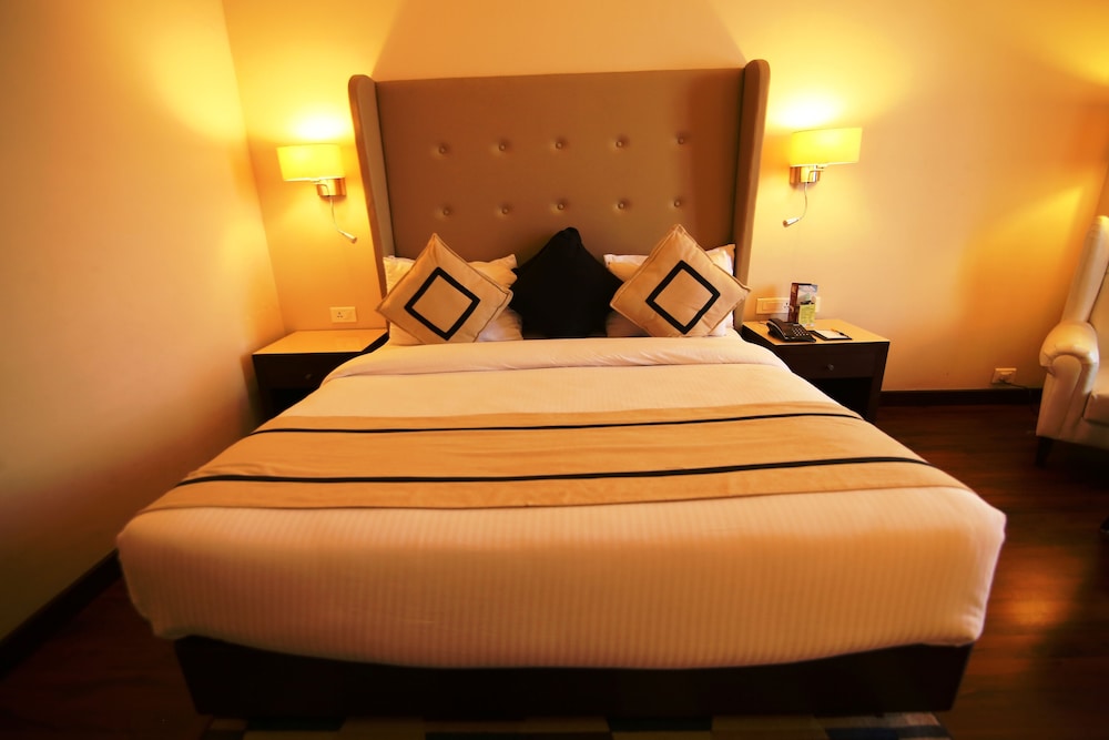 Executive Room - Photo 1