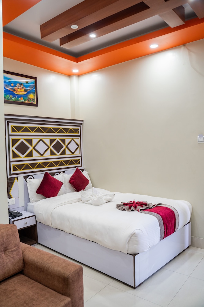 Deluxe Double Room - Photo 11