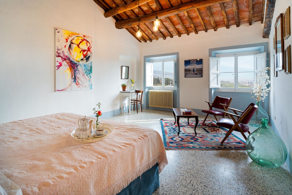 Deluxe Double Room, 1 King Bed, Hill View photo 2