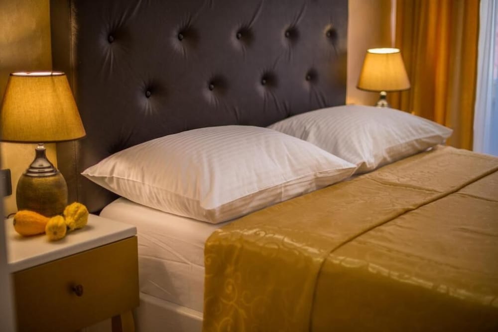 Deluxe Double or Twin Room - Photo 7