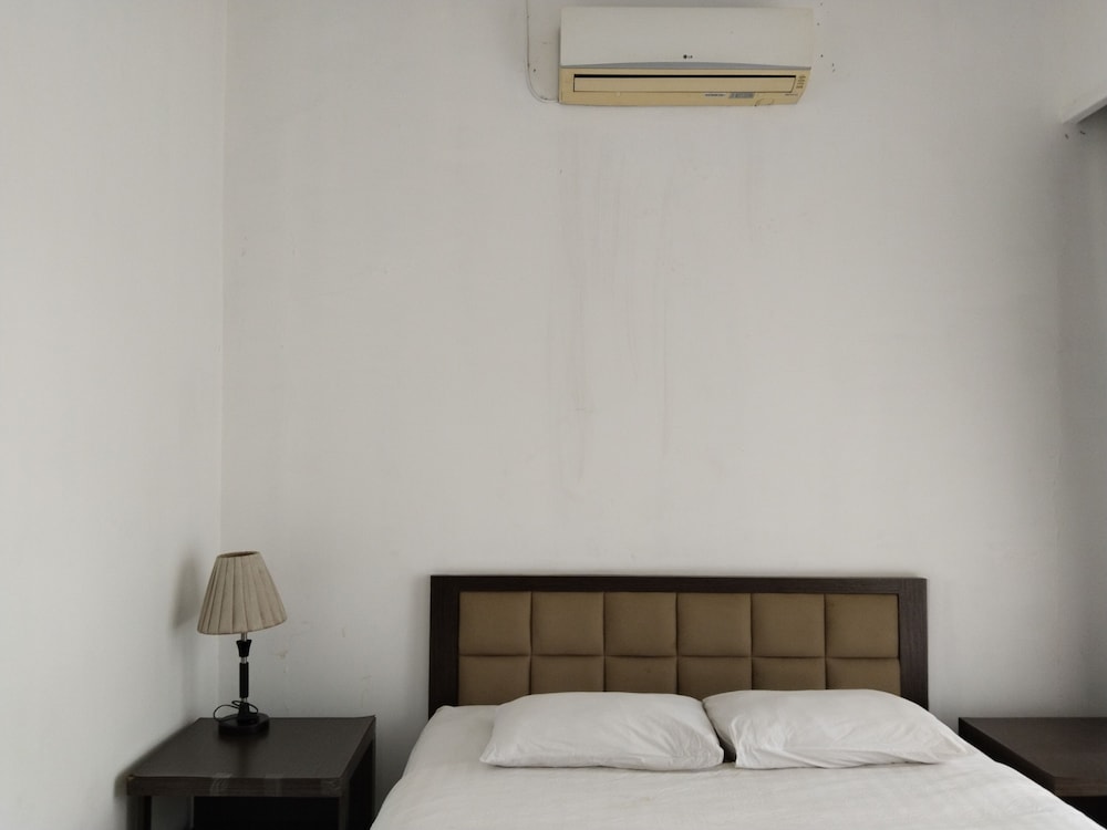 Double Room - Photo 9