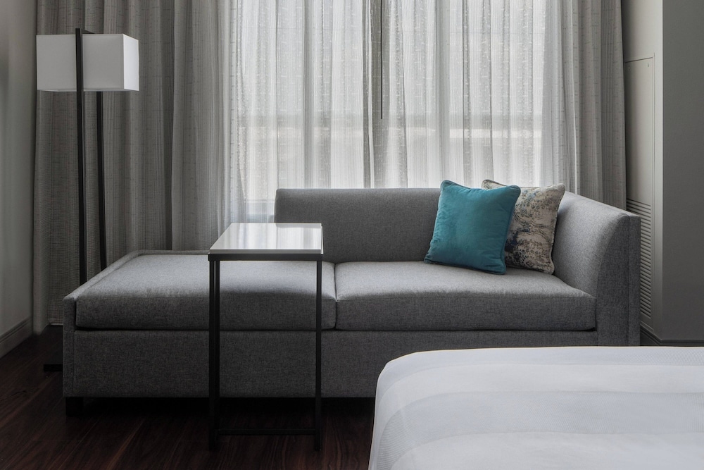 Executive Room, 1 King Bed with Sofa bed - Photo 14