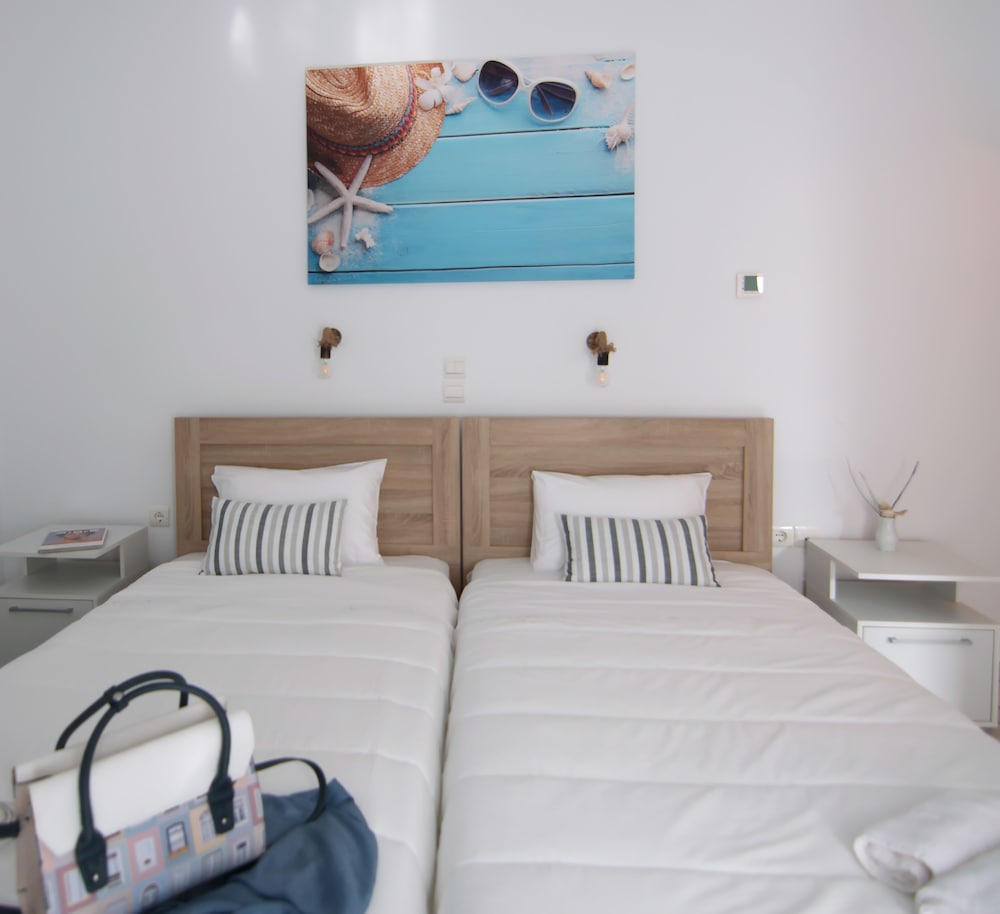 Economy Twin Room (Basement) - Photo 5