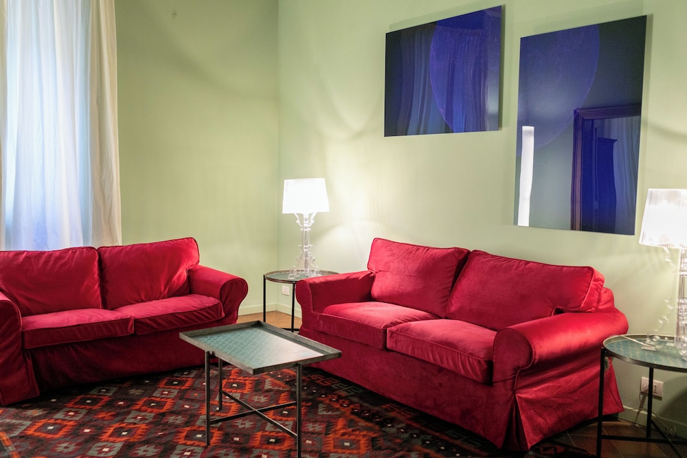 Premier Apartment, City View