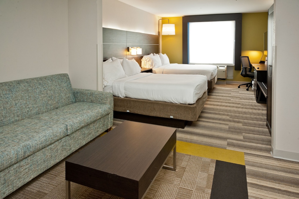 Suite, 2 Queen Beds (Living Area) - Photo 1