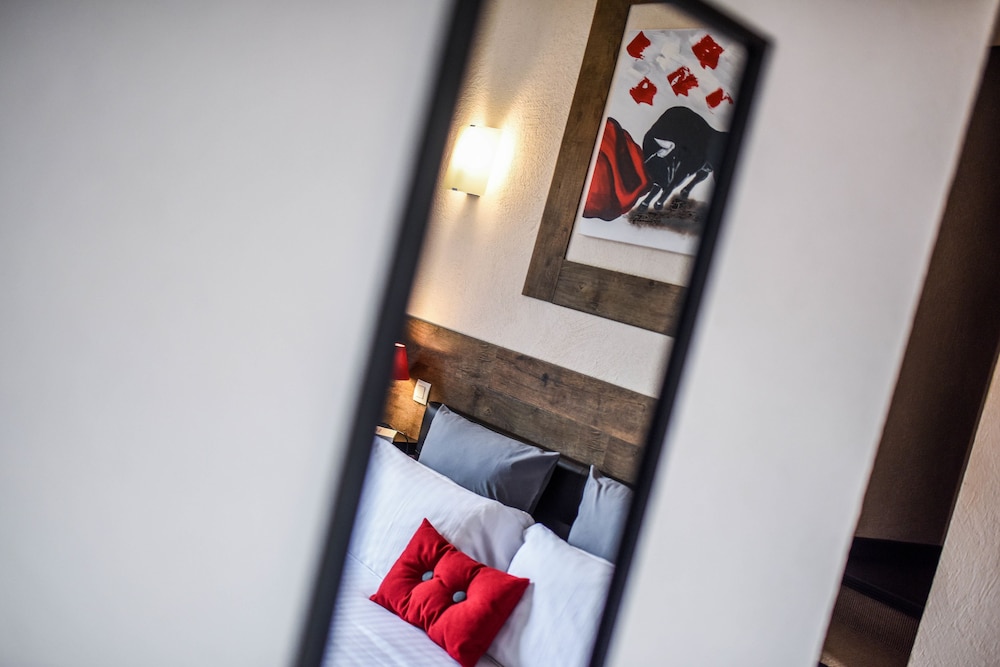 Double Room - Photo 6