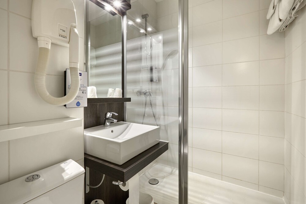 Standard Room, 2 Twin Beds - Photo 4