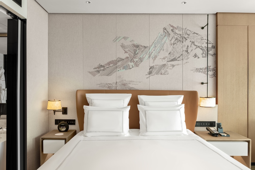 Swiss Executive Room, 1 King Bed, City View - Photo 1