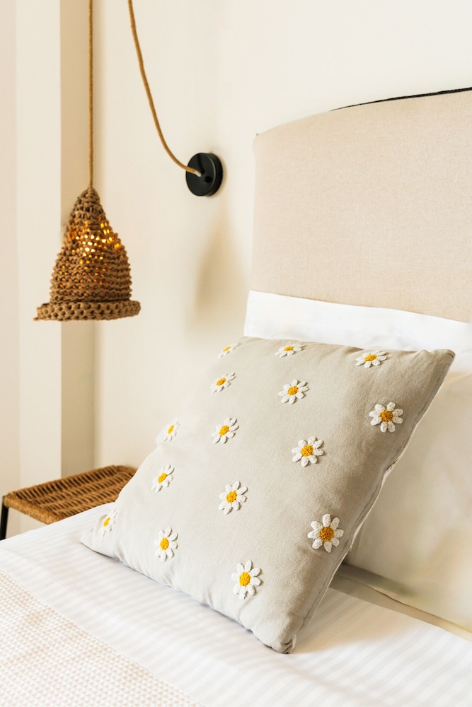 Comfort Room with Sea View thumbnail 5