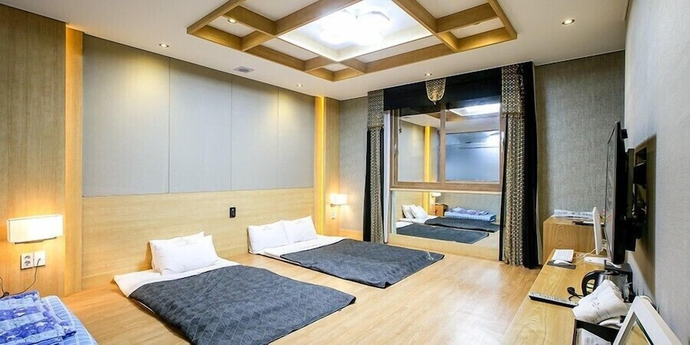 Family Room (Ondol) photo 3