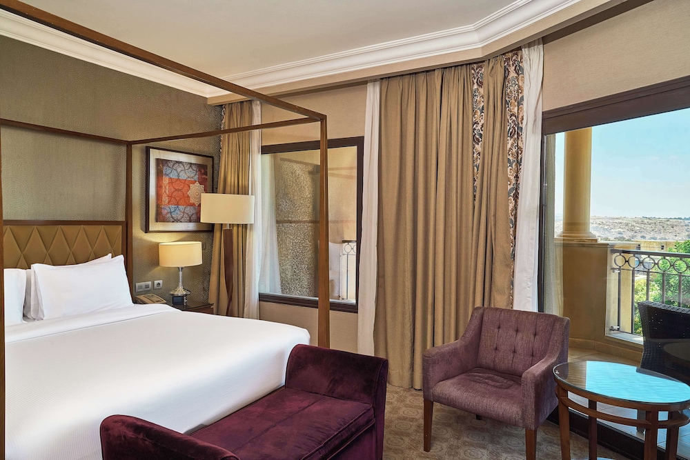 Suite, 1 King Bed, Non Smoking thumbnail 6