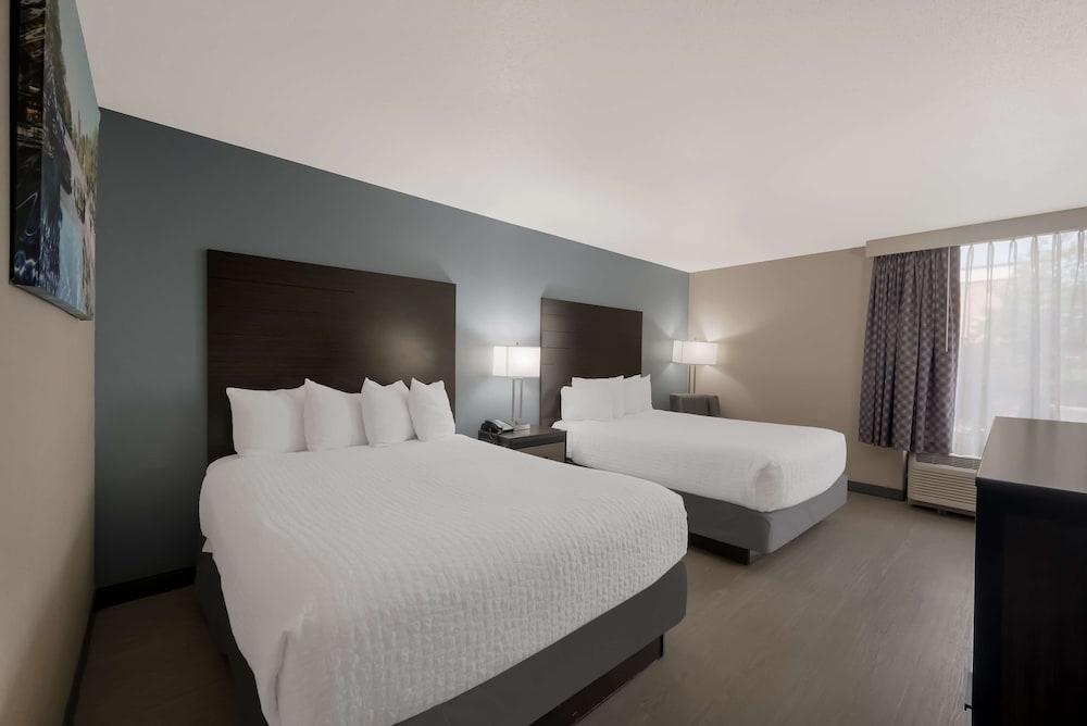 Standard Room, 2 Queen Beds, Accessible, Refrigerator & Microwave (Refrigerator & Microwave) photo 2