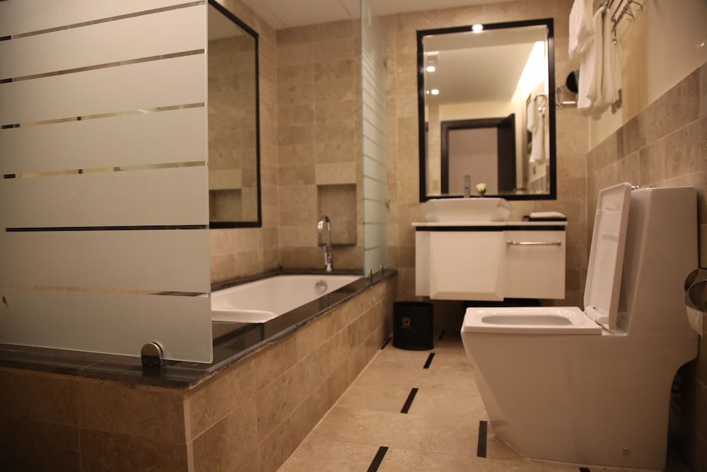 Suite (King) photo 3