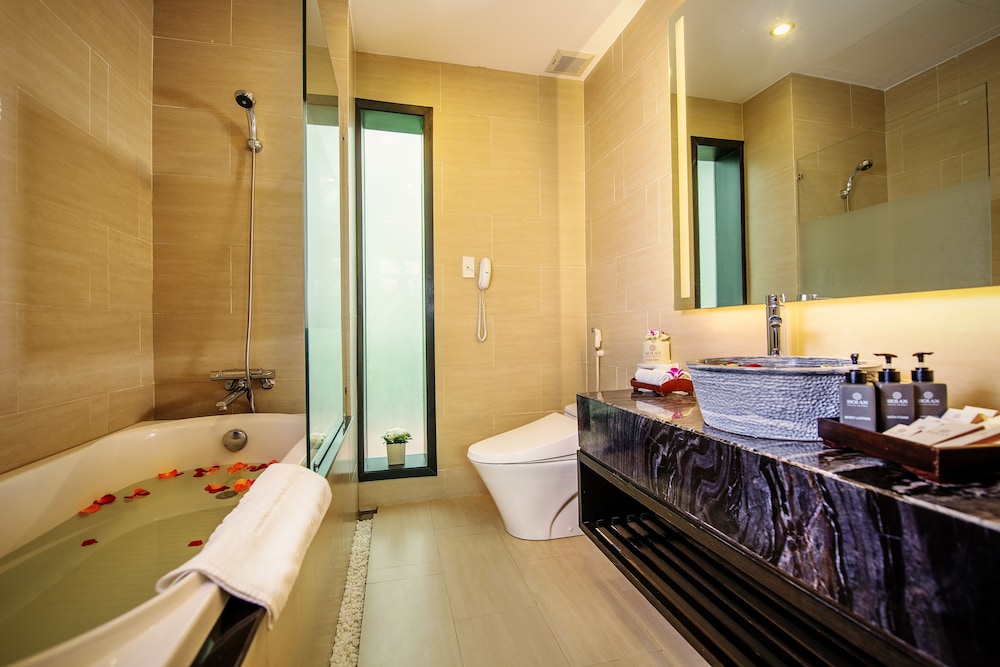 Deluxe Room, Garden View - Photo 5
