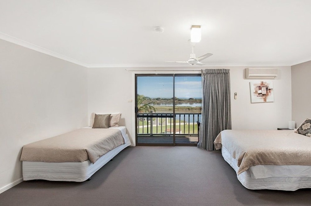 Suite, Ocean View photo 3