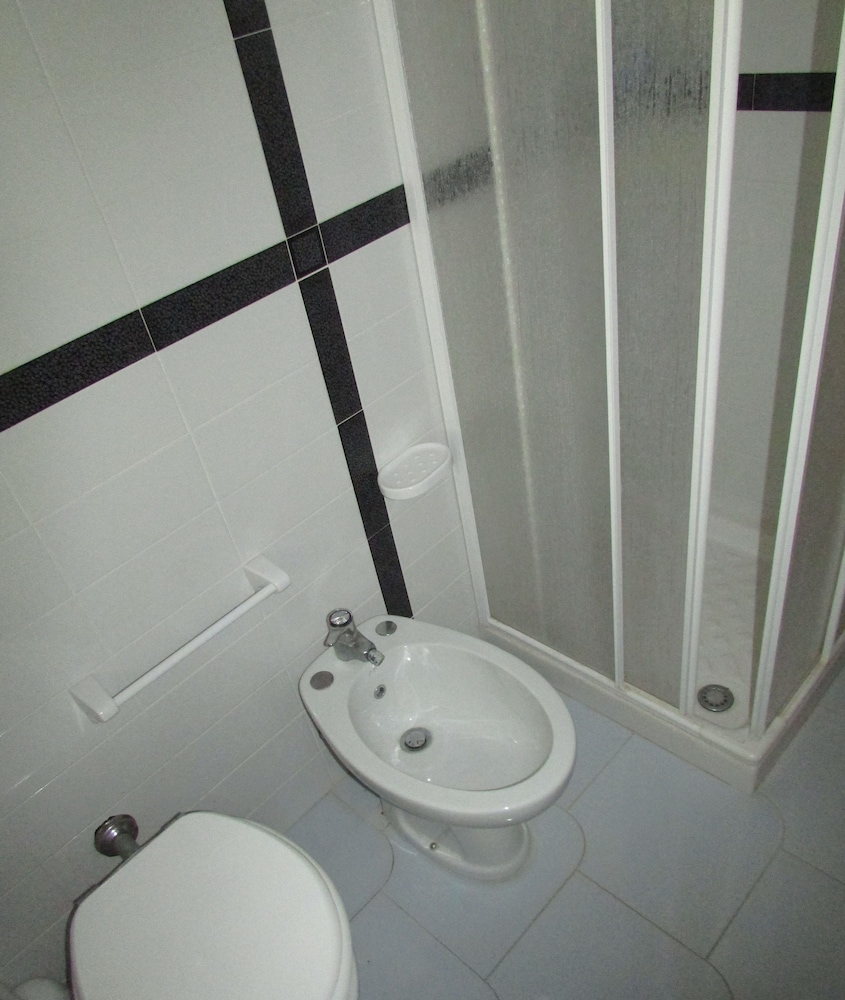 Single Room, Private Bathroom photo 2