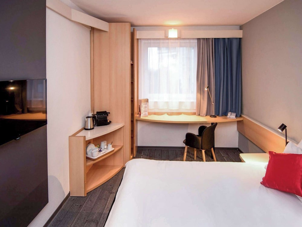 Premium Room, 1 King Bed photo 1