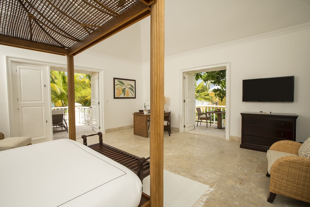 Beach Front Junior Suite - Photo 6