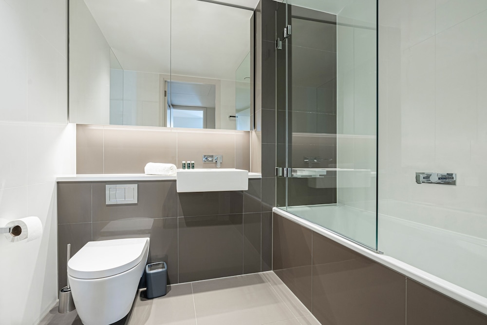 Stylish Three-bedroom Apartment in Canary Wharf, 사진 29