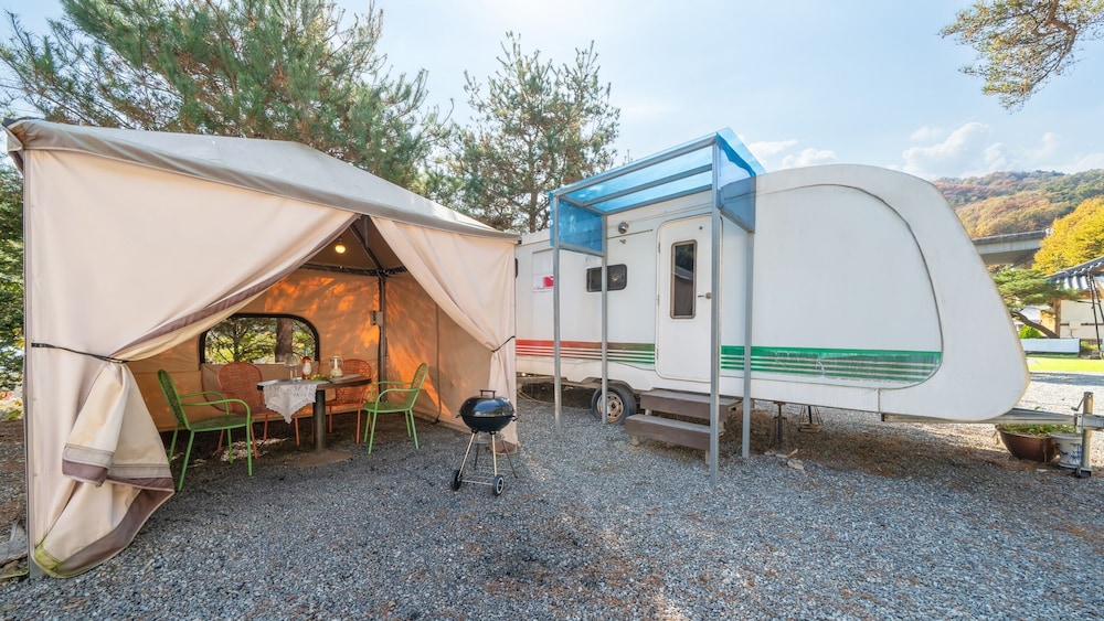Basic Room, 1 Bedroom (Caravan6(Private BBQ))