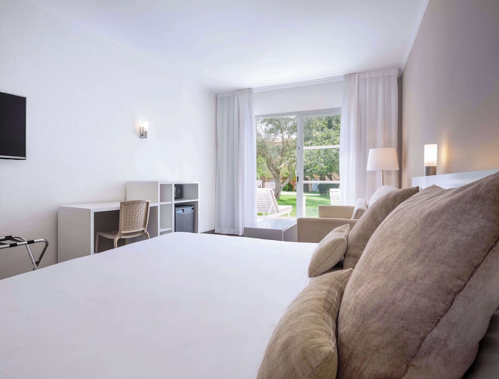 Family Room (Xtra Sol, 2ad + 4chd) photo 3