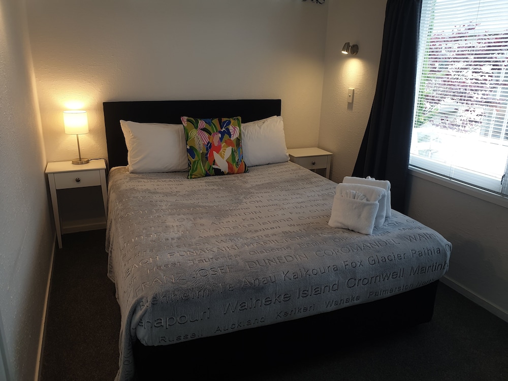 Two Bedroom with Lake View photo 3