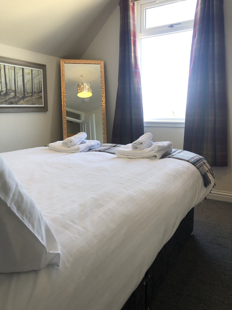 Deluxe Suite, Private Bathroom, Sea View - Photo 3