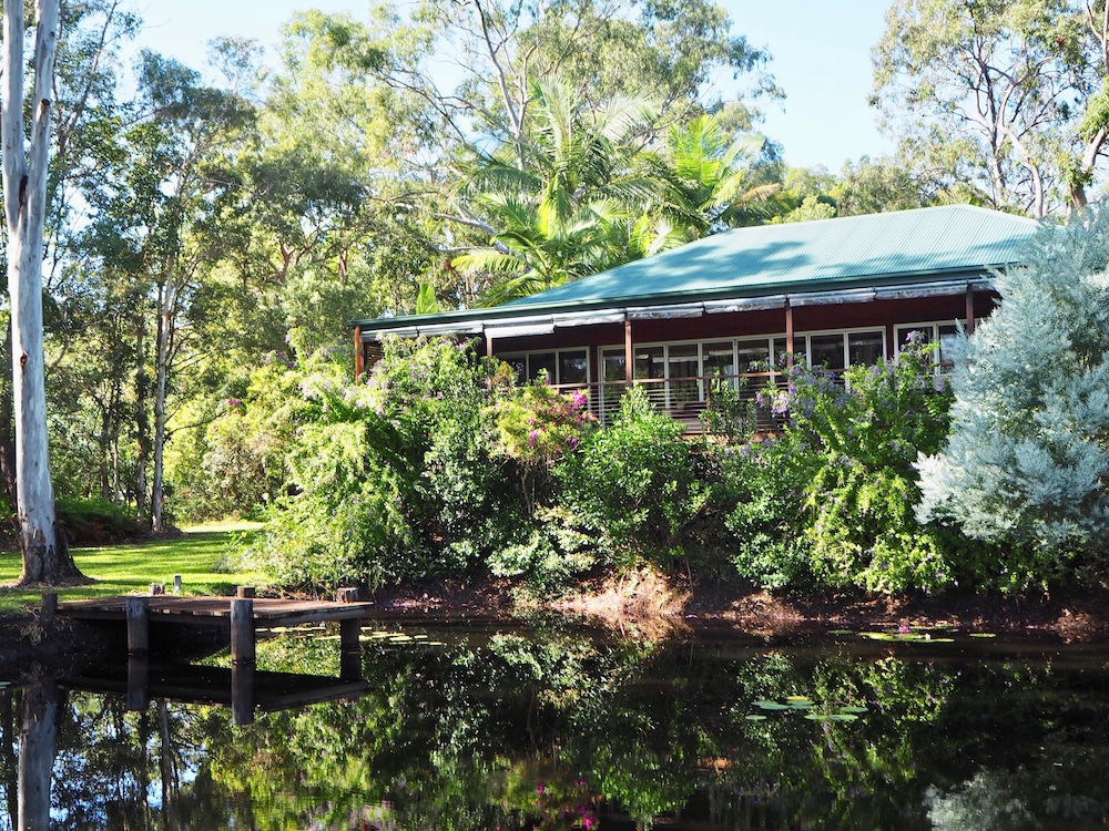 House, 2 Bedrooms, Lake View
