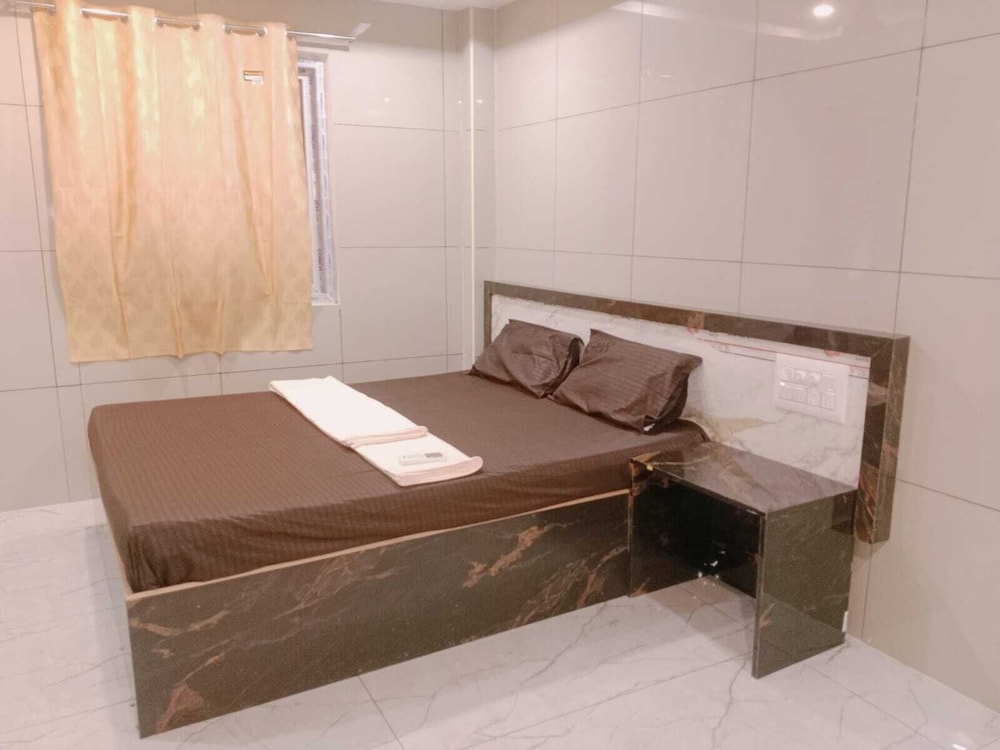 Deluxe Double Room, City View photo 3