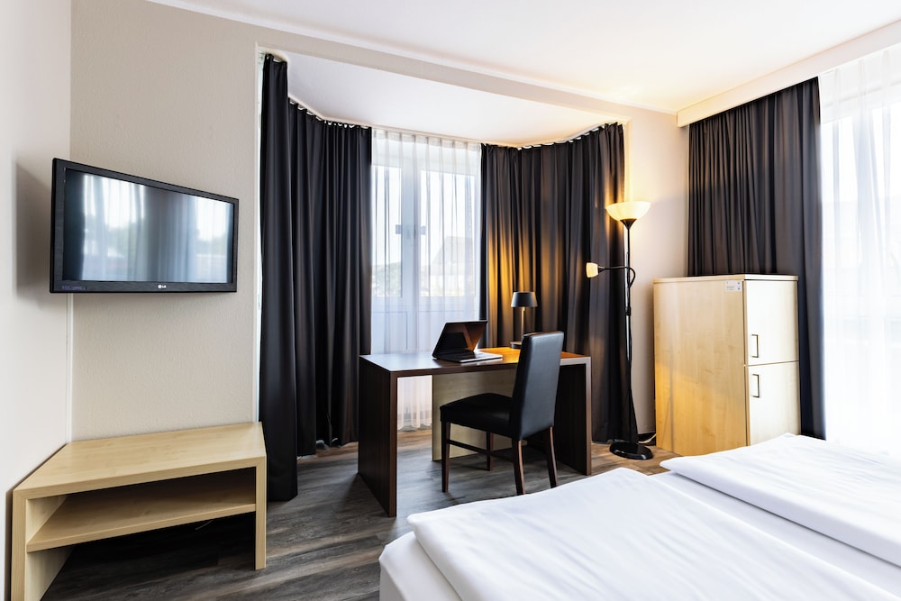 Standard Room, 2 Twin Beds - Photo 1