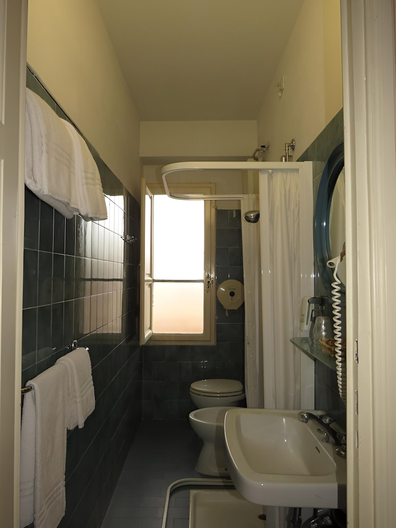 Standard Double Room - Photo 1