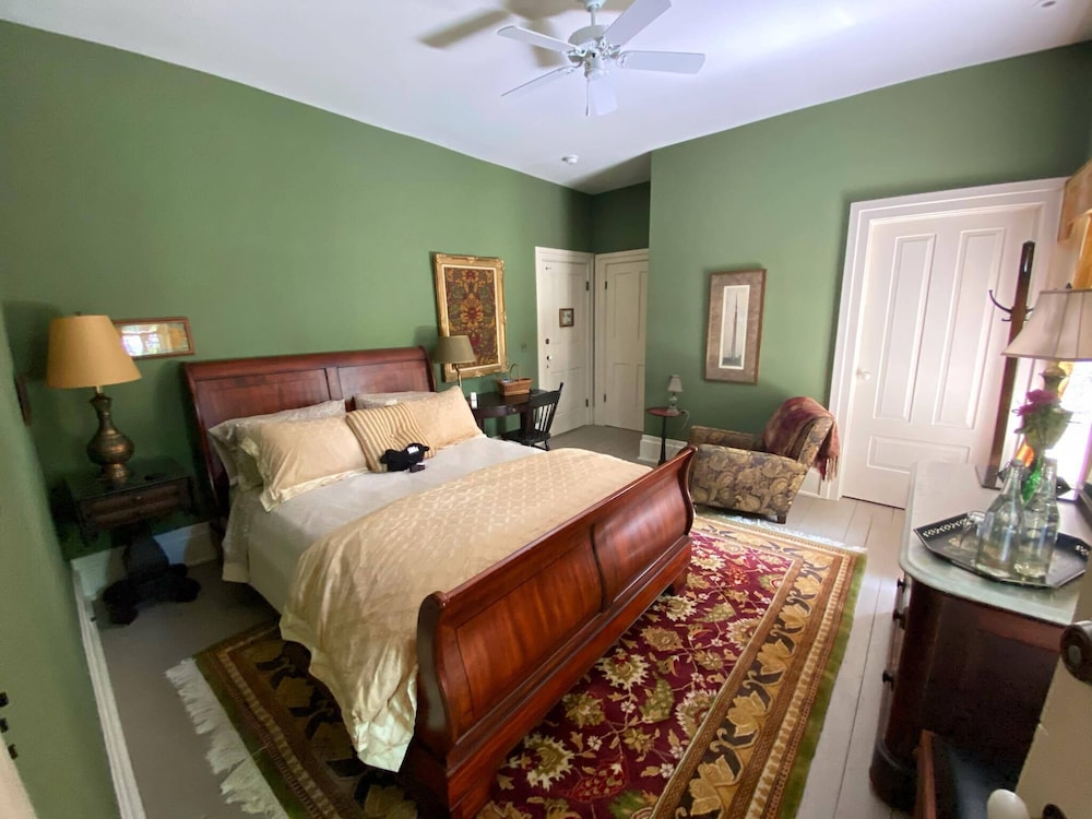 Romantic Double Room, 1 King Bed, Non Smoking, Garden View photo 2
