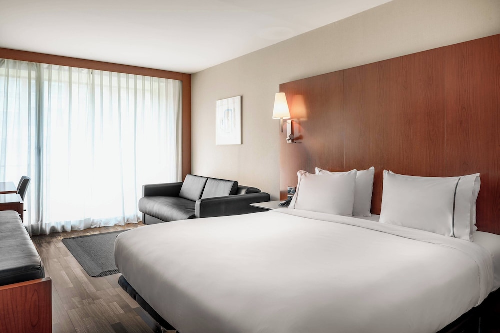 Superior Twin Room with Two Twin Beds