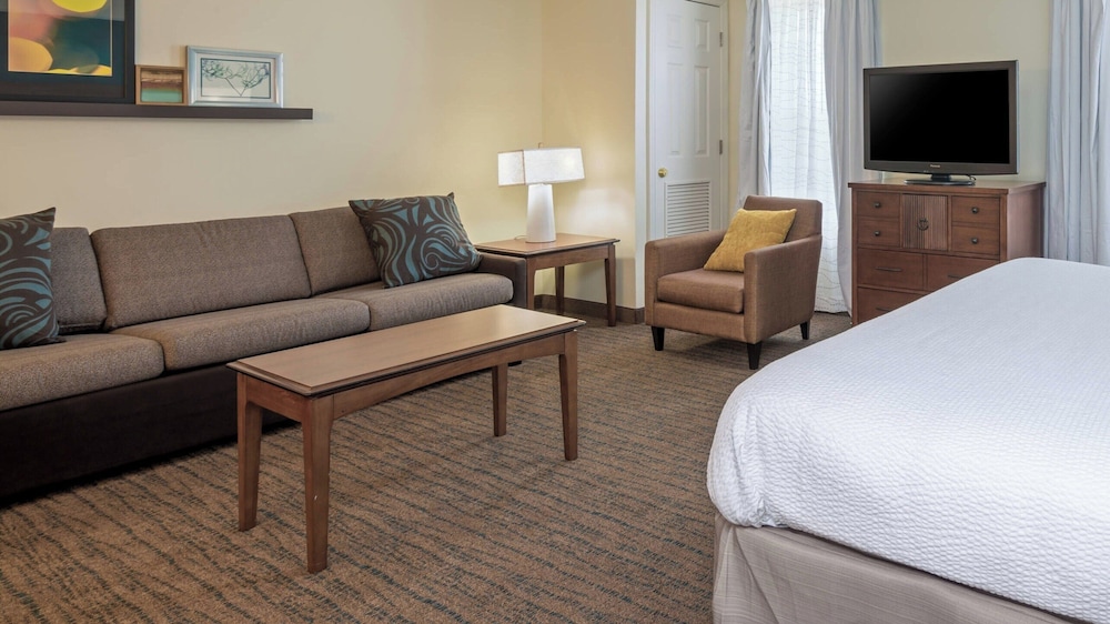 Studio, 1 King Bed with Sofa bed (Mobility/Hearing Accessible, Tub) photo 3